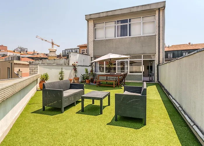 Travel & Live Aliados * Oporto