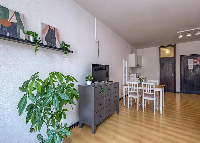 Travel & Live Aliados Appartamento Oporto