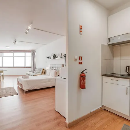 Travel & Live Aliados Porto