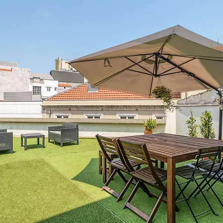 Travel & Live Aliados Oporto
